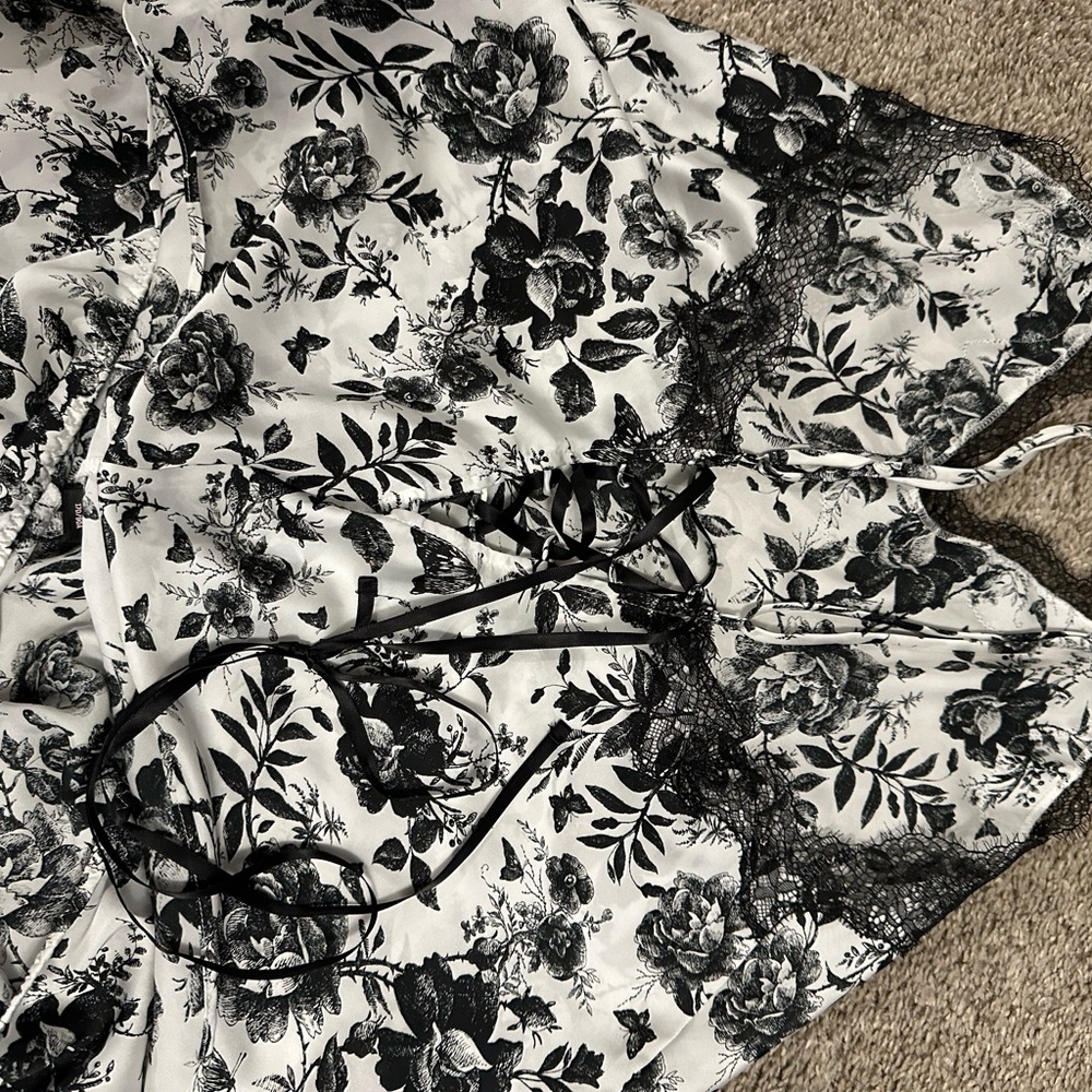 VS Silk Sleepset - Black and white floral print - Picture 5 of 5
